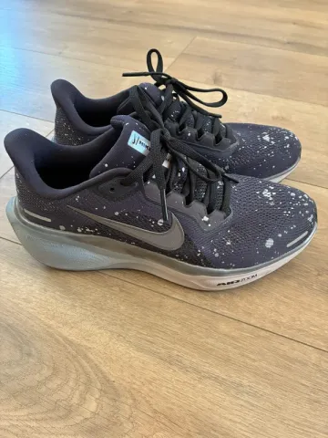 Used Pegasus 41 Running Shoes
