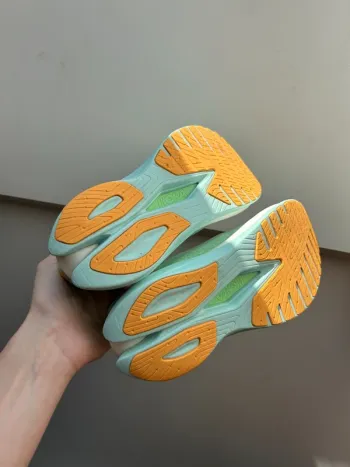 Used Hoka Mach X bike — image 6 of 14