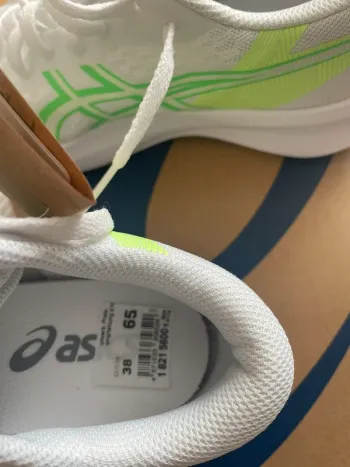 Tweedehands Asics Laufschuhe bike — afbeelding 2 van 3