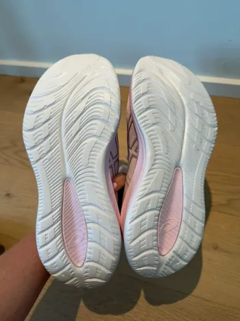 Tweedehands Asics Gel Cumulus 26 bike — afbeelding 3 van 7