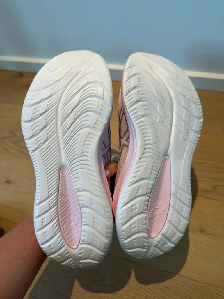 Tweedehands Asics Gel Cumulus 26 bike — afbeelding 3 van 7