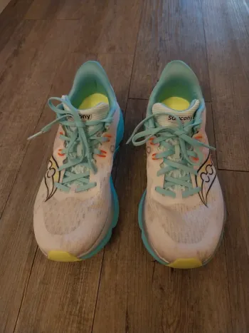 Used Saucony Kinvara 16 bike — image 2 of 9