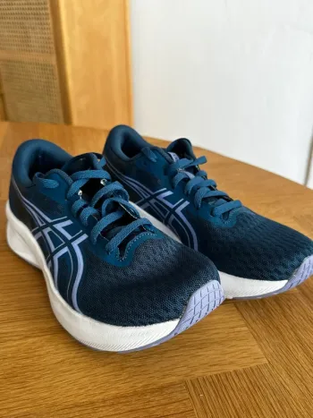 Tweedehands Asics Laufschuhe Running Shoes