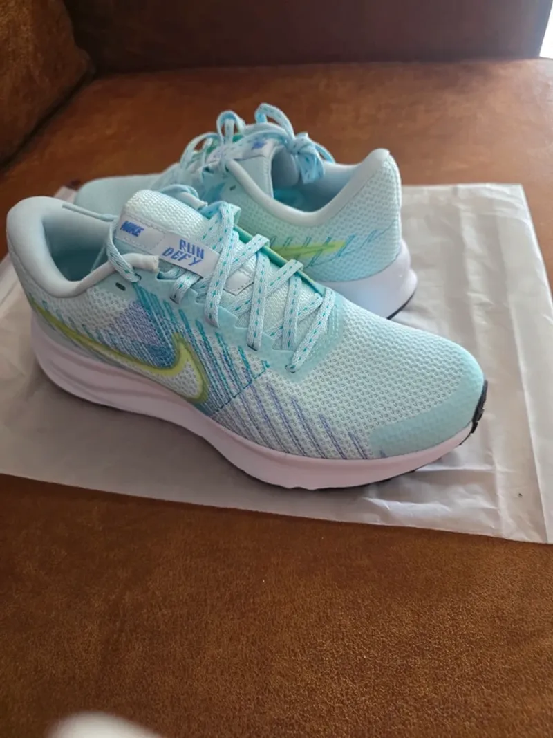 Used Nike Run Defy Running Shoes