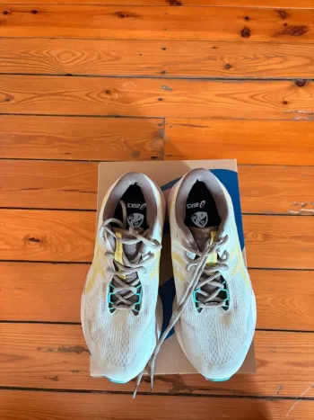 Käytetty Asics Novablast 5 TR bike — kuva 2 / 5