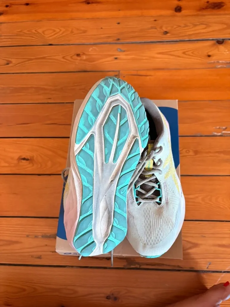 Käytetty Asics Novablast 5 TR bike — kuva 3 / 5