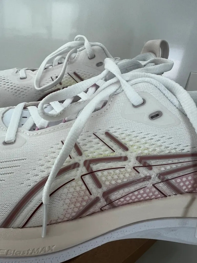 Gebrauchtes Asics Running Shoes Women bike — Bild 2 von 4