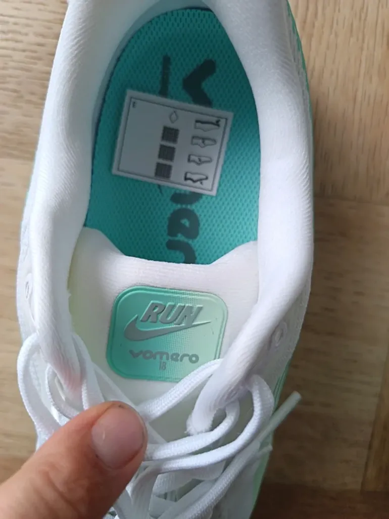 Used Nike Vomero 18 bike — image 7 of 15