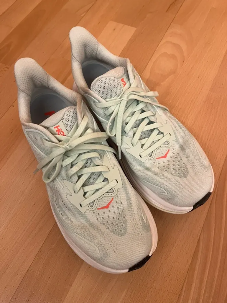 Used Hoka Cliffton 10 bike — image 3 of 8