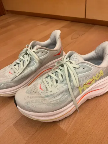 Hoka Cliffton 10 Running Shoes d'occasion