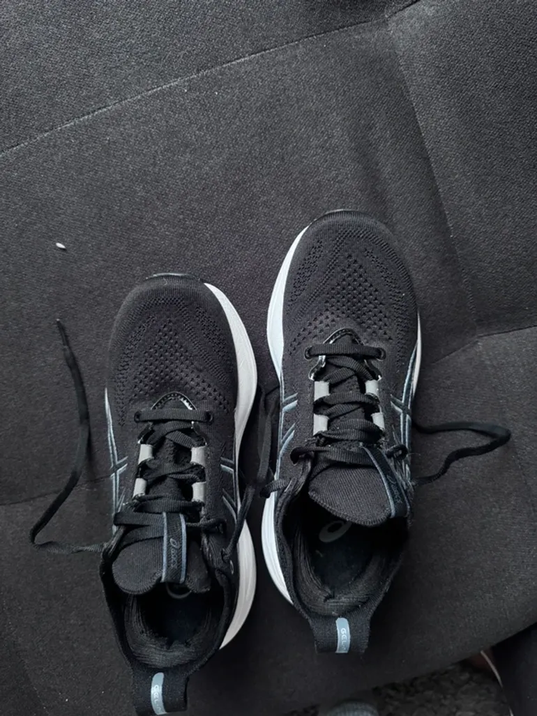 Used Asics Gel Nimbus 26 bike — image 3 of 3