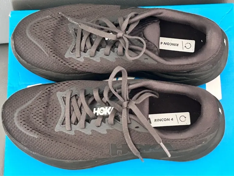 Hoka Running Shoes bike d'occasion — image 3 sur 4