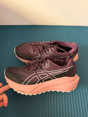 Käytetty Asics Blazeblast Running Shoes
