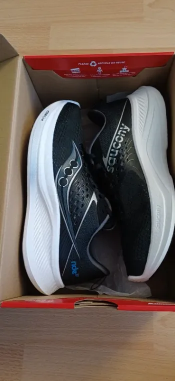 Saucony Ride 17 Running Shoes usato
