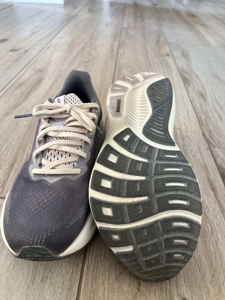 Used Brooks Ghost 17 bike — image 4 of 5