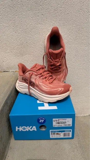 Used Hoka Clifton 10 Running Shoes