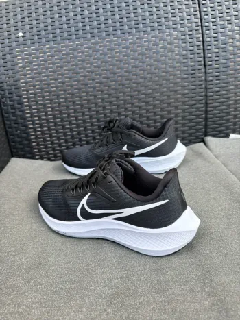 Used Nike Air Zoom Running Shoes