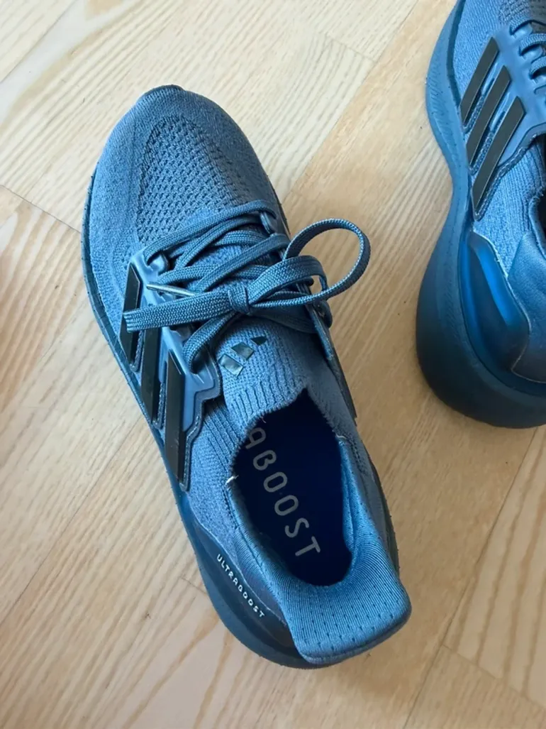 Used Adidas Ultra Boost bike — image 3 of 4