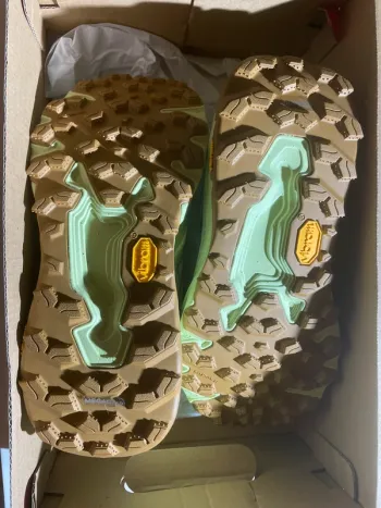 Used New Balance Chaussures bike — image 4 of 9