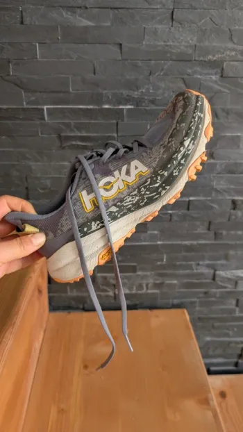 Używany Hoka Speedgoat 6 Running Shoes