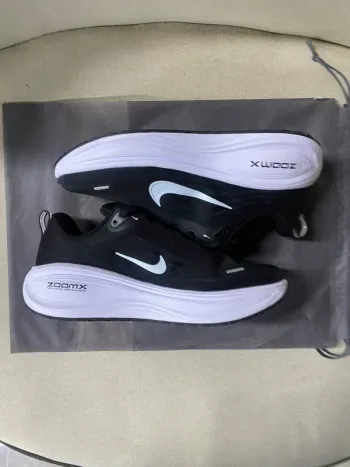 Used Nike Sneakers Running Shoes