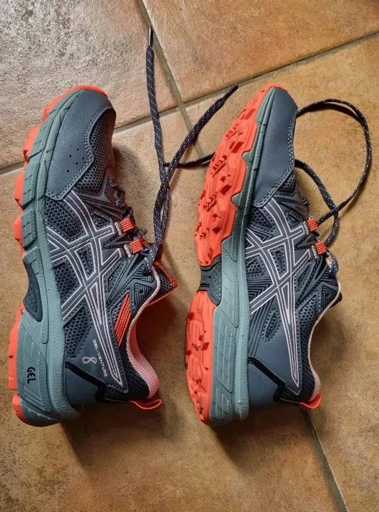 Asics GEL-Venture 8 bike usato — immagine 3 di 7