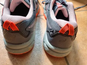 Asics GEL-Venture 8 bike usato — immagine 6 di 7