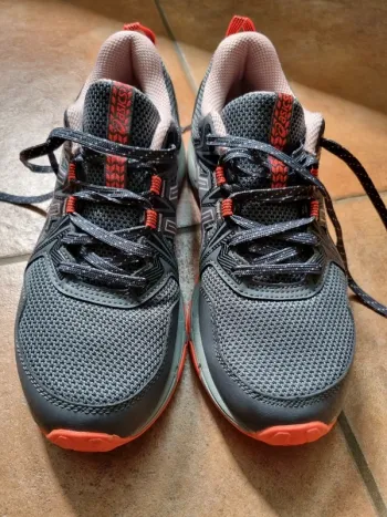 Asics GEL-Venture 8 Running Shoes usato
