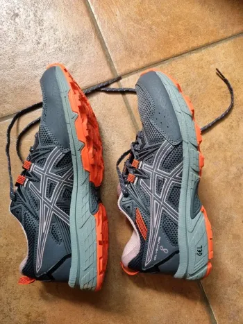 Asics GEL-Venture 8 bike usato — immagine 5 di 7