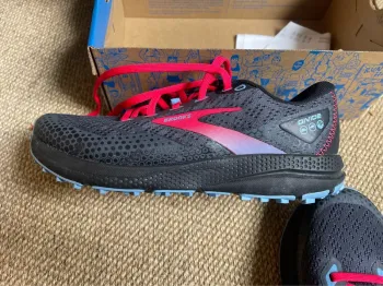 Used Brooks Divide 3 Running Shoes
