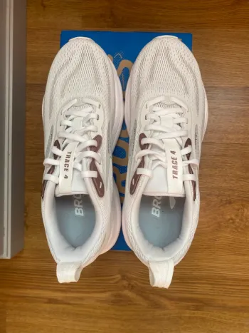 Used Brooks Trace 4 Running Shoes