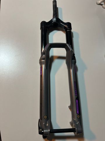 Brugt RockShox ZEB Ultimate 2024 bike — billede 5 af 10