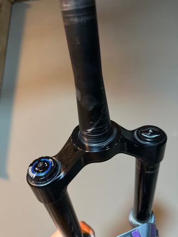 Brugt RockShox ZEB Ultimate 2024 bike — billede 9 af 10