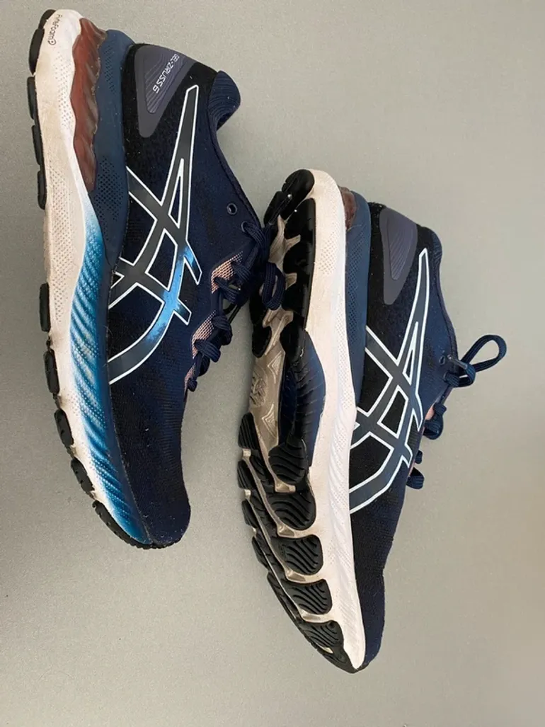Used Asics gel ziruss 6 bike — image 3 of 3