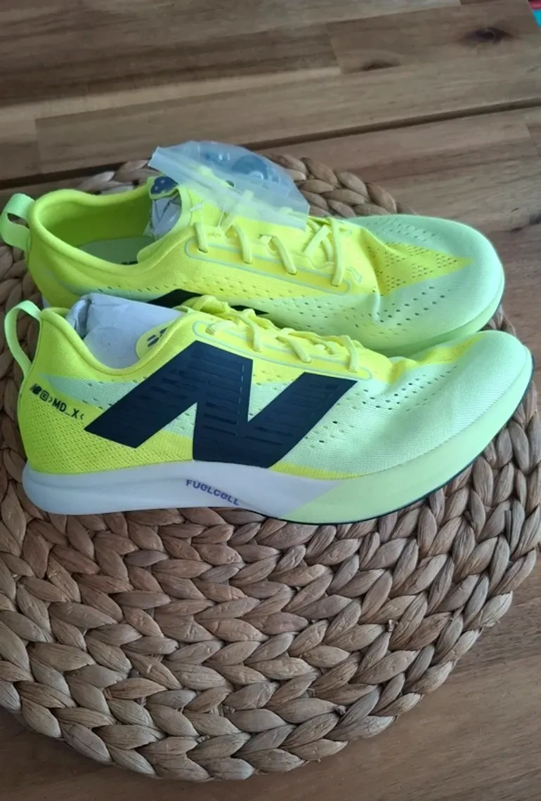 Gebrauchtes New Balance FuelCell SuperComp MD-X v3 bike — Bild 2 von 6