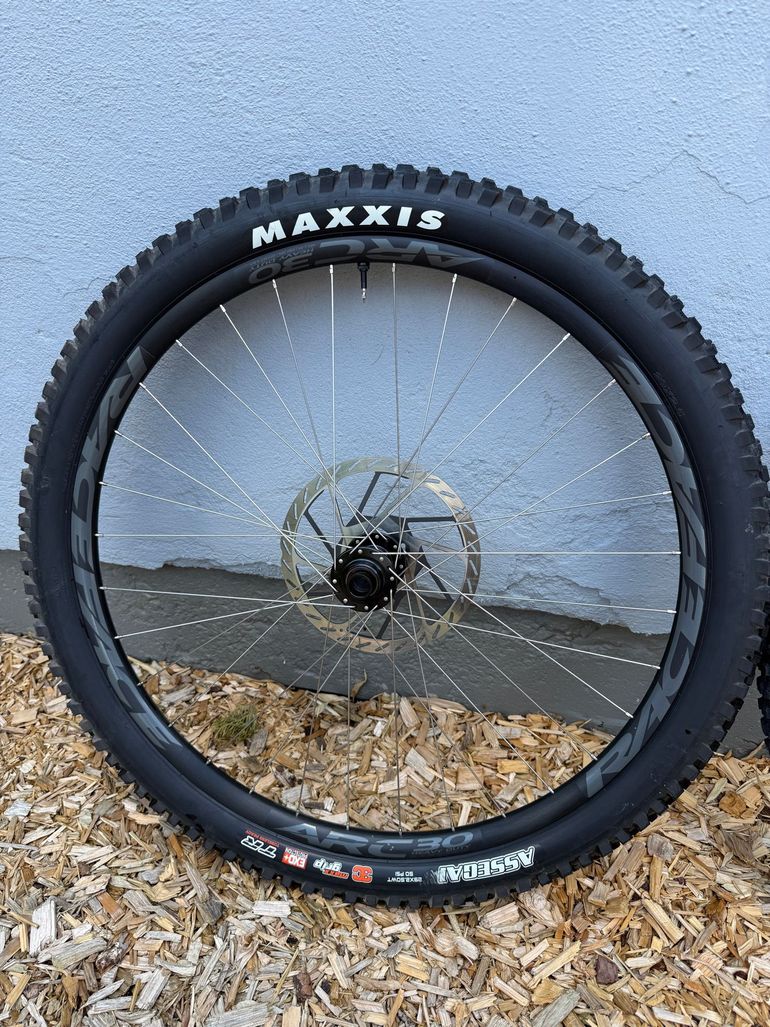 Brugt Hope Pro 4 / Raceface 29 Wheelset bike — billede 7 af 7