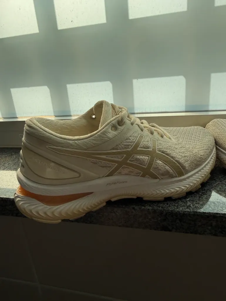 Used Asics gel Nimbus 22 bike — image 6 of 10