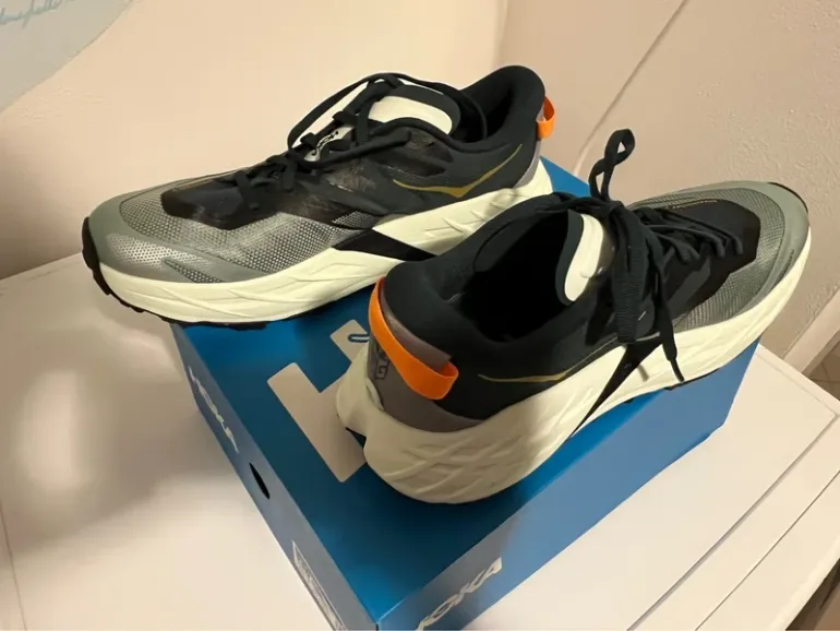 Used Hoka Speedgoat 7 bike — image 2 of 3