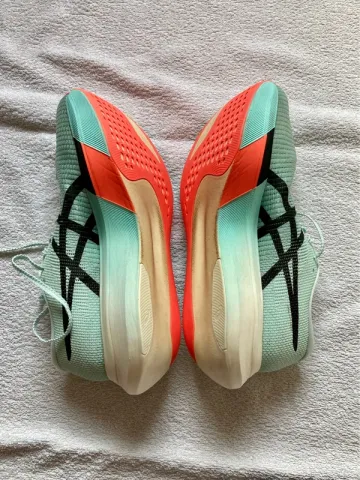 Brugt Asics Metaspeed Sky bike — billede 2 af 4