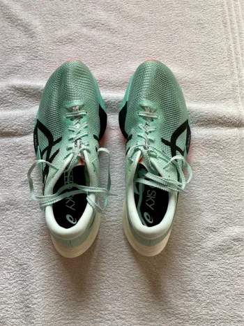 Käytetty Asics Metaspeed Sky Running Shoes