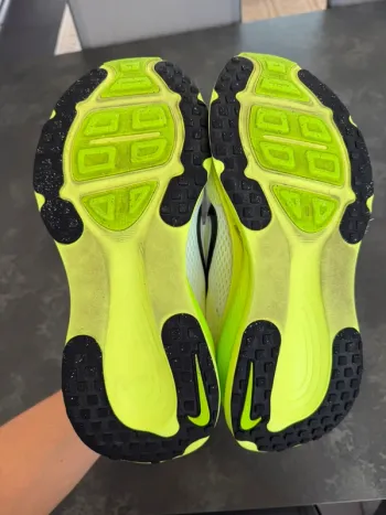 Używany Nike Vomero 18 ZoomX bike — zdjęcie 7 z 7