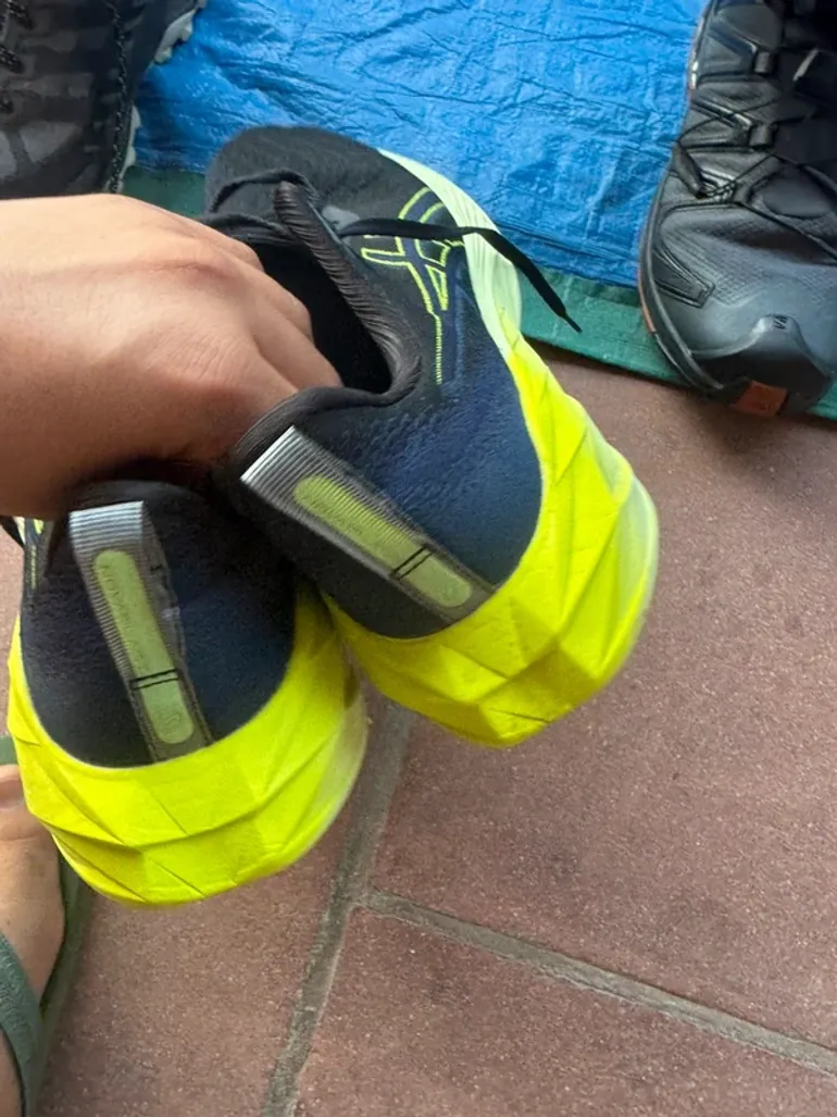 Used Asics Running Shoes bike — image 4 of 6