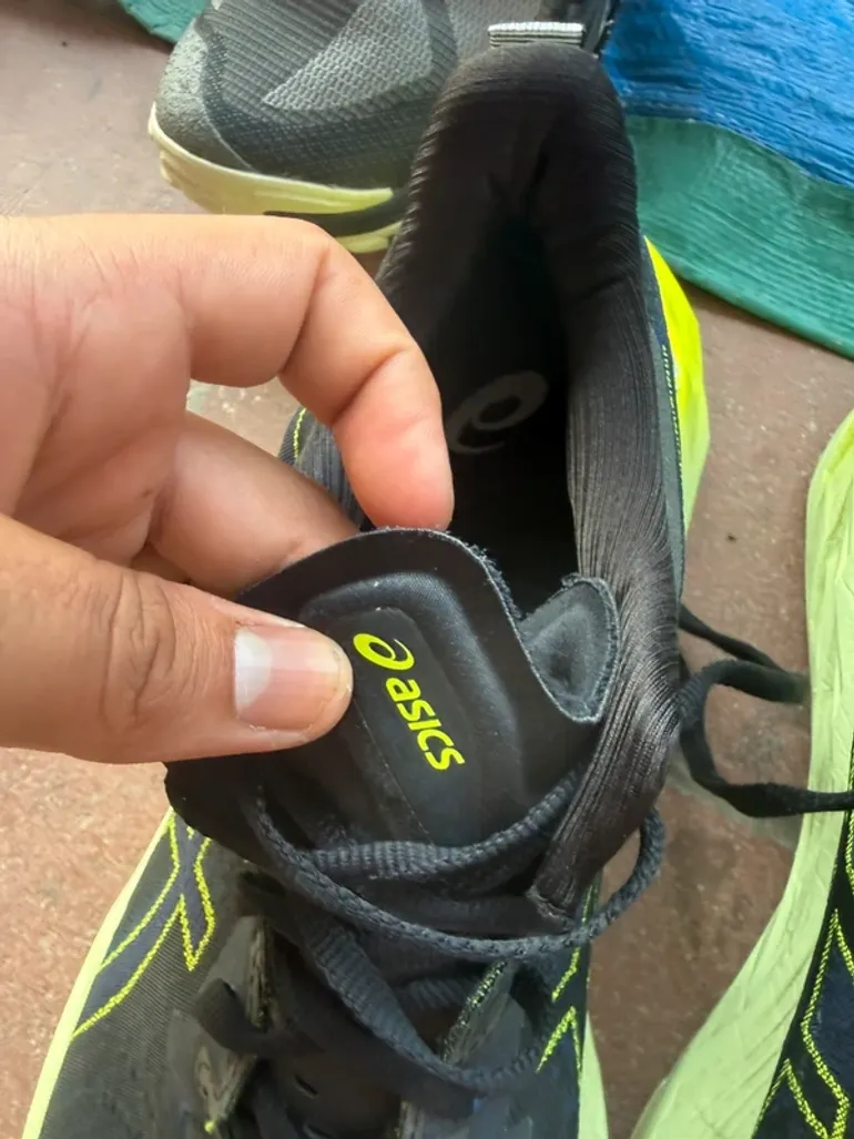 Used Asics Running Shoes bike — image 2 of 6