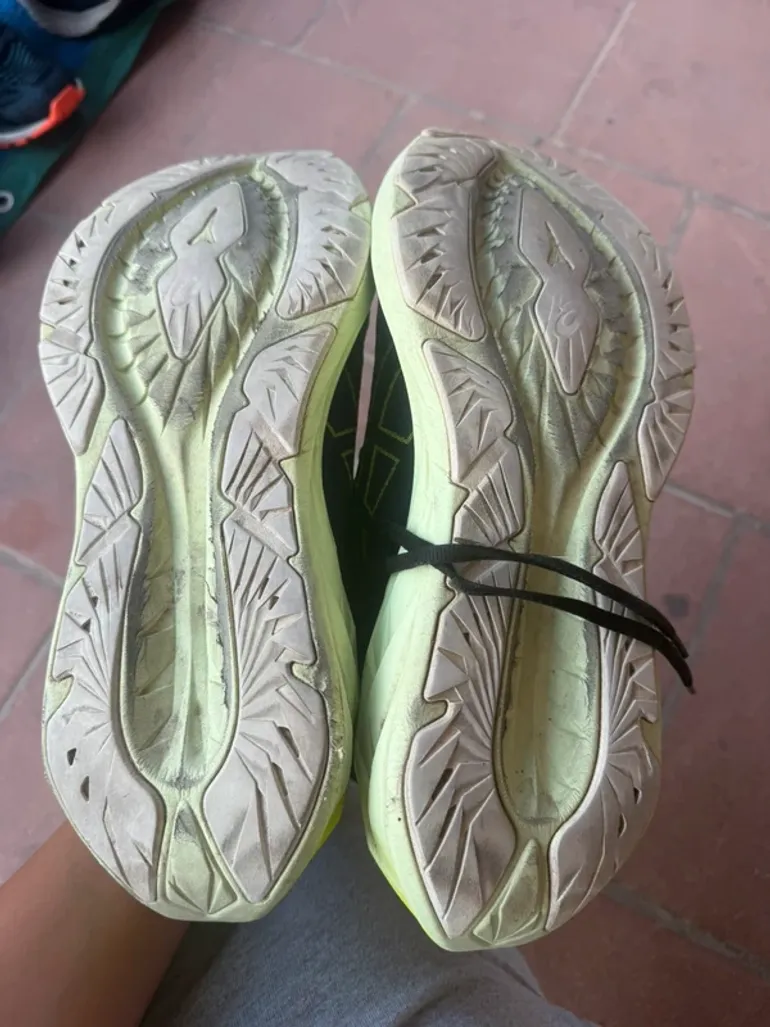 Used Asics Running Shoes bike — image 5 of 6