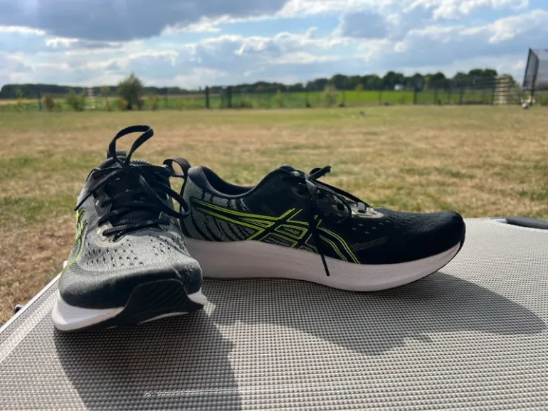 Tweedehands Asics FlyteFoam Tsurugi bike — afbeelding 2 van 6