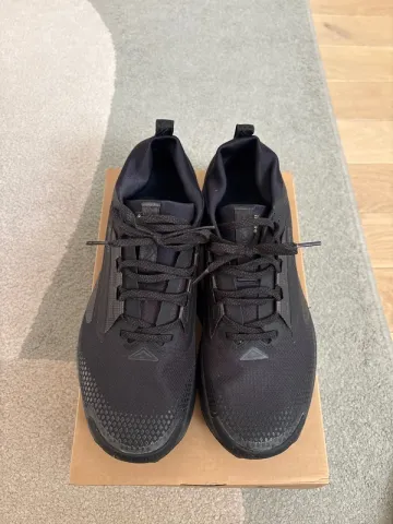 Used Pegasus Trail 5 Running Shoes