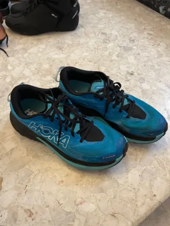 Hoka Shoes Running Shoes usato