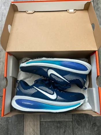 Used Nike Vomero 18 Running Shoes