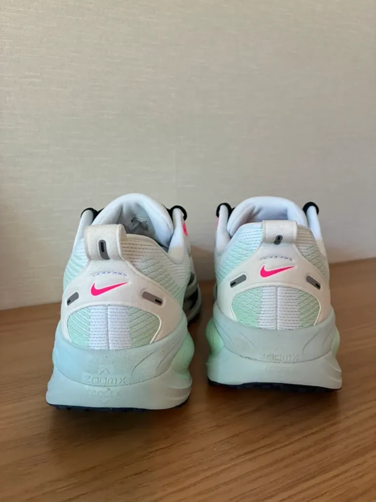 Used Nike Vomero 18 bike — image 2 of 6