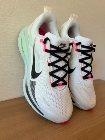 Used Nike Vomero 18 Running Shoes